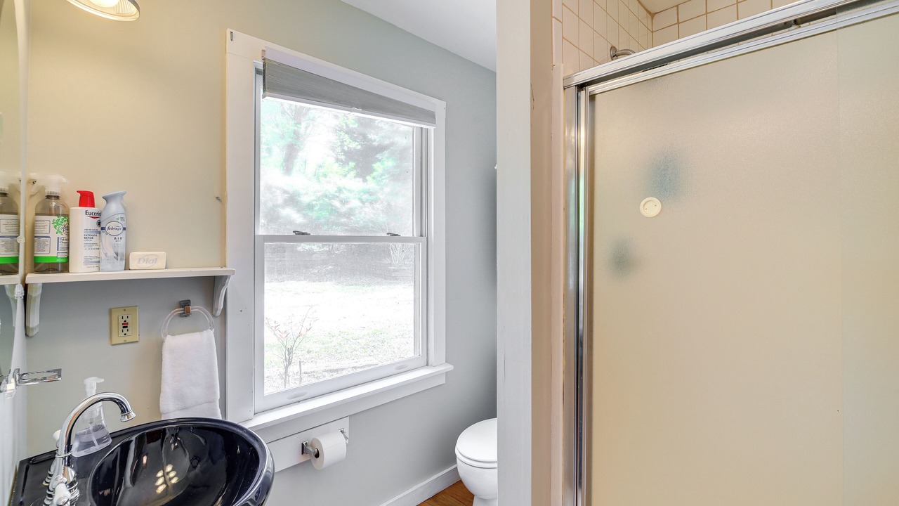 Photo of Bathroom in Laurel Springs