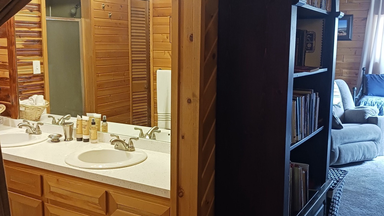 Photo of Bathroom in Foxpark