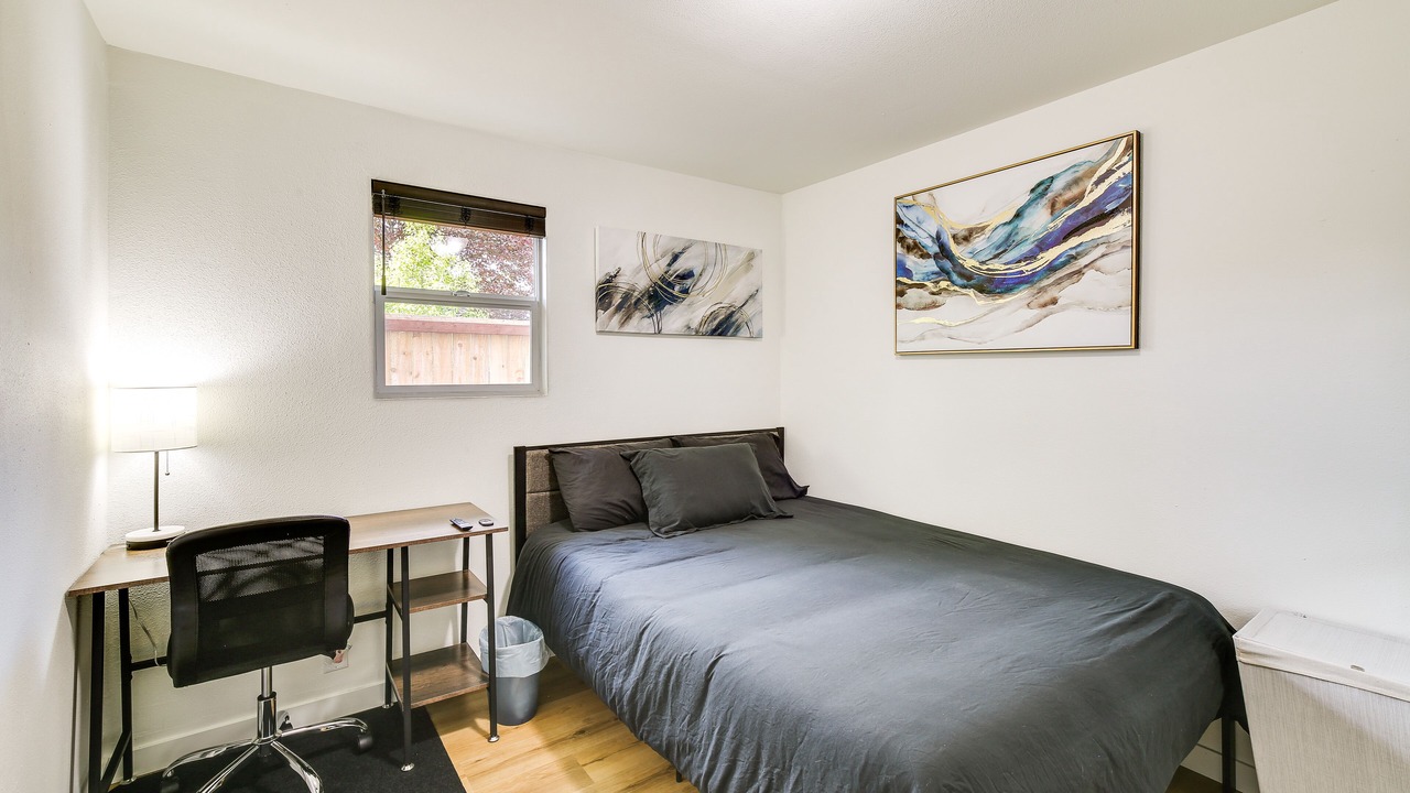 Photo of Bedroom in Pacific