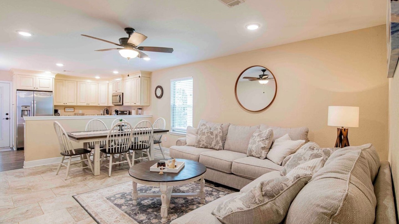 Photo of Livingroom in Florida Panhandle