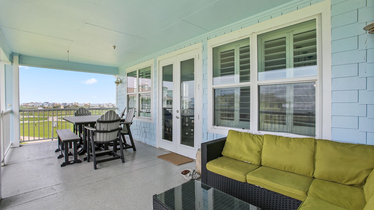 Photo of Patio Balcony in Red Fish Cove