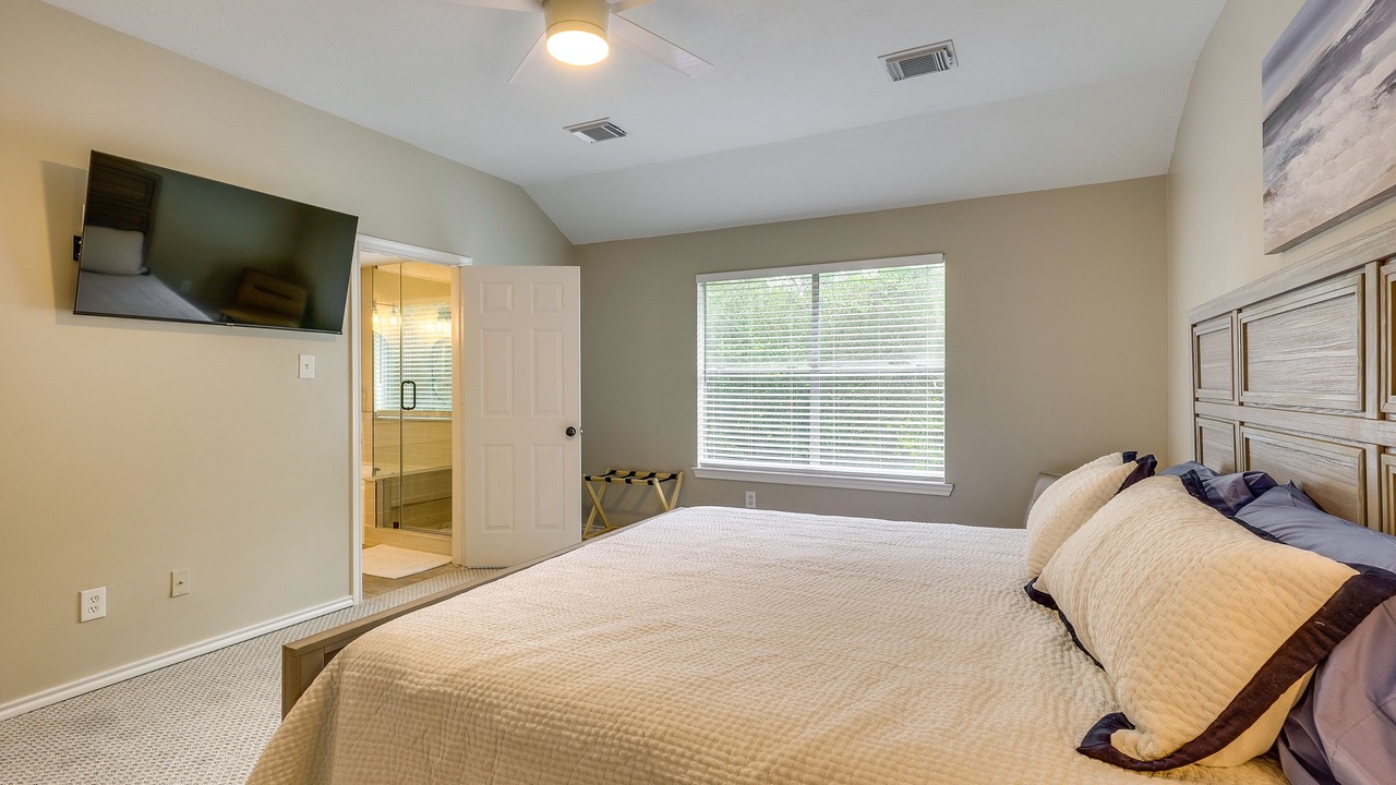 Photo of Bedroom in Alden Bridge