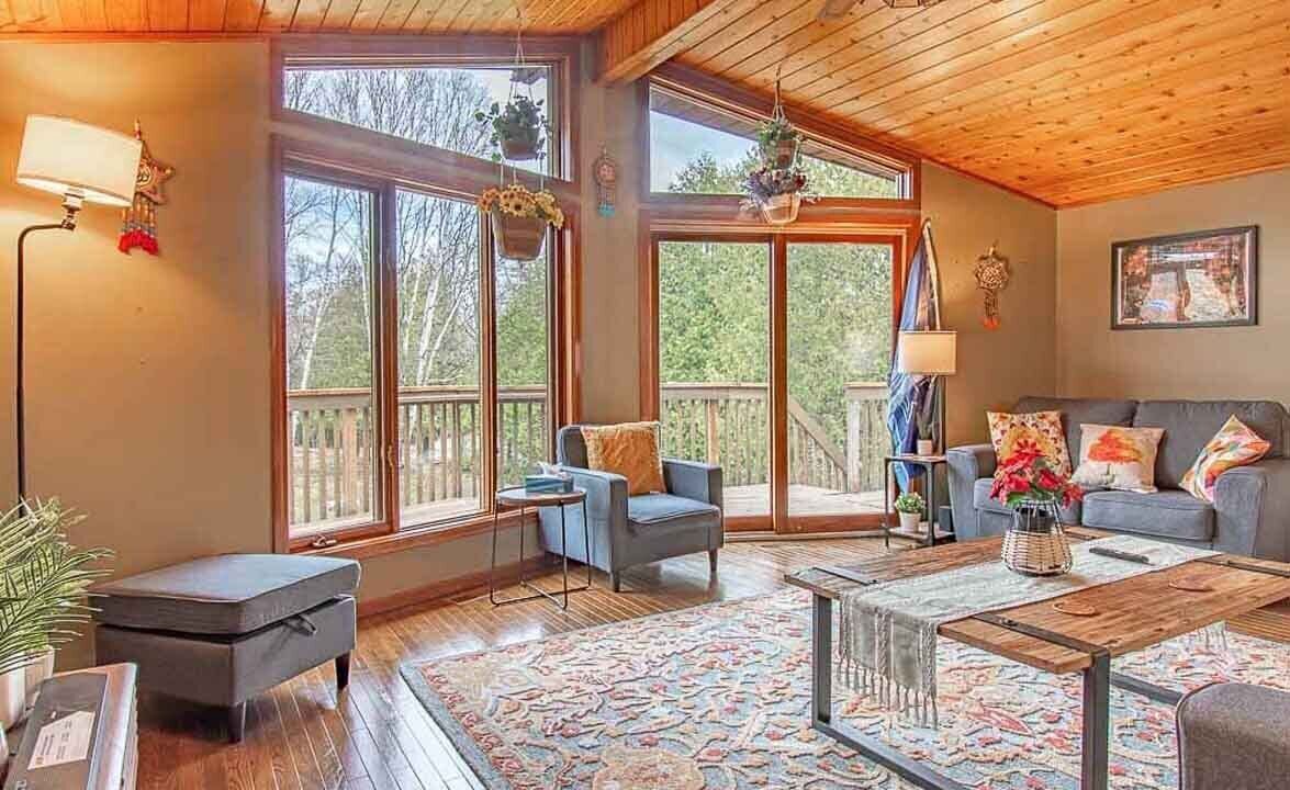 Photo of Livingroom in McKellar