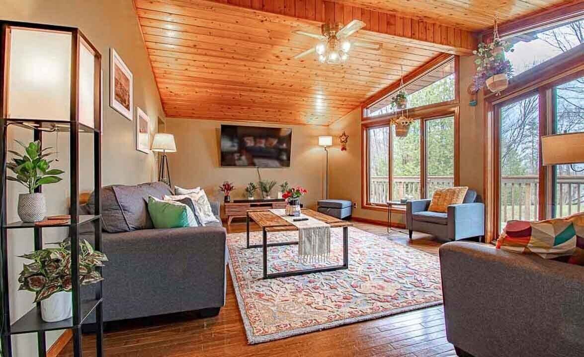Photo of Livingroom in McKellar