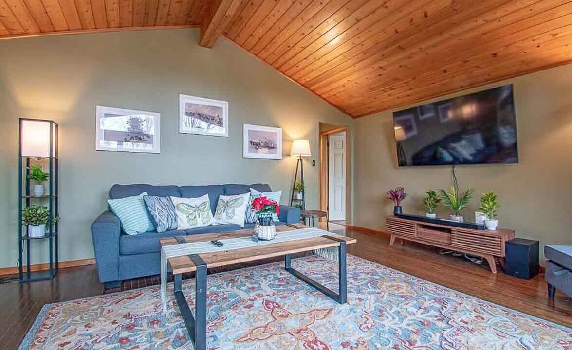 Photo of Livingroom in McKellar