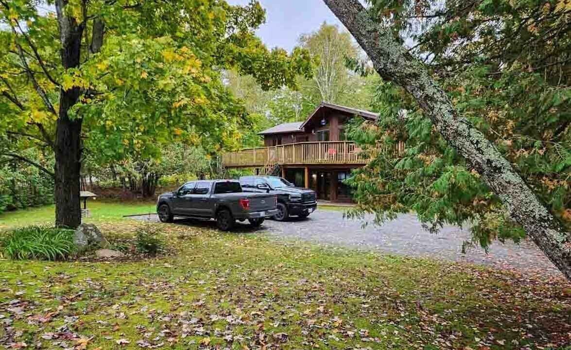 Photo of Outdoor in McKellar