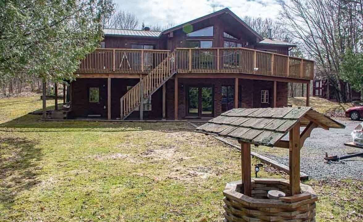 Photo of Outdoor in McKellar