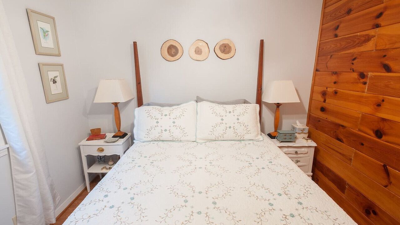 Photo of Bedroom in Mountain Rest