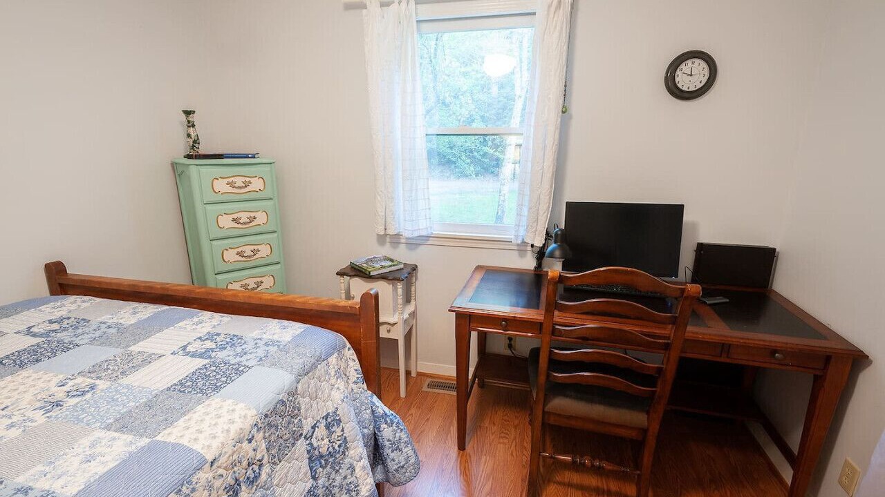 Photo of Bedroom in Mountain Rest