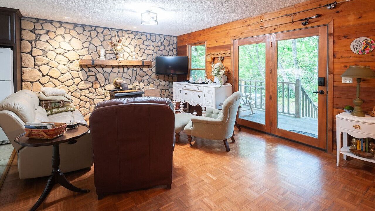 Photo of Livingroom in Mountain Rest
