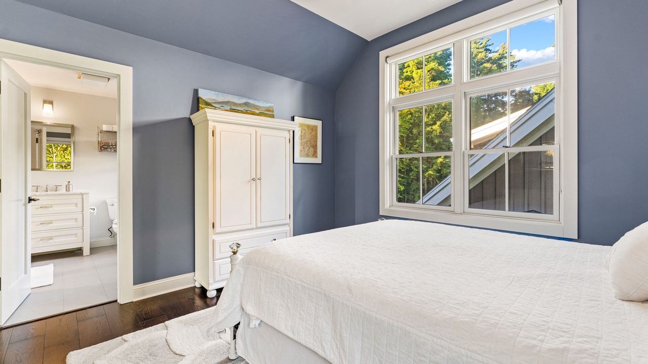 Photo of Bedroom in Bolton Landing