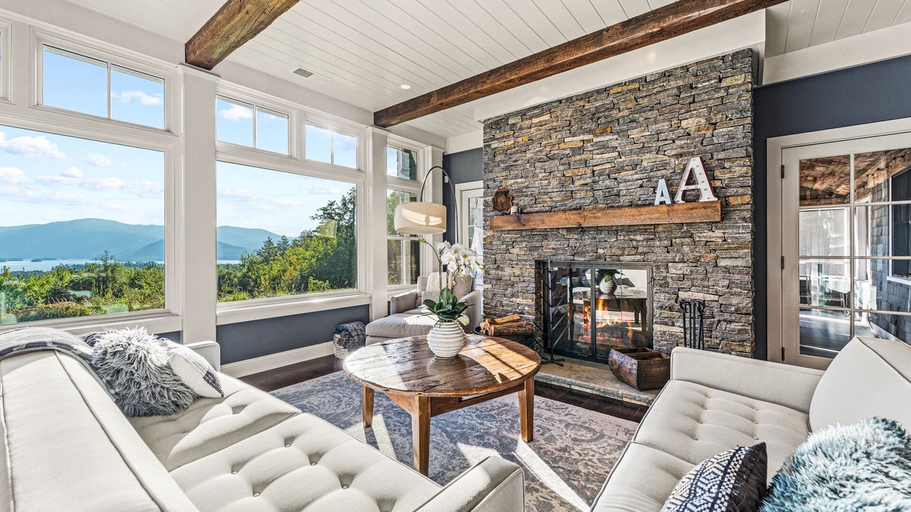 Photo of Livingroom in Bolton Landing