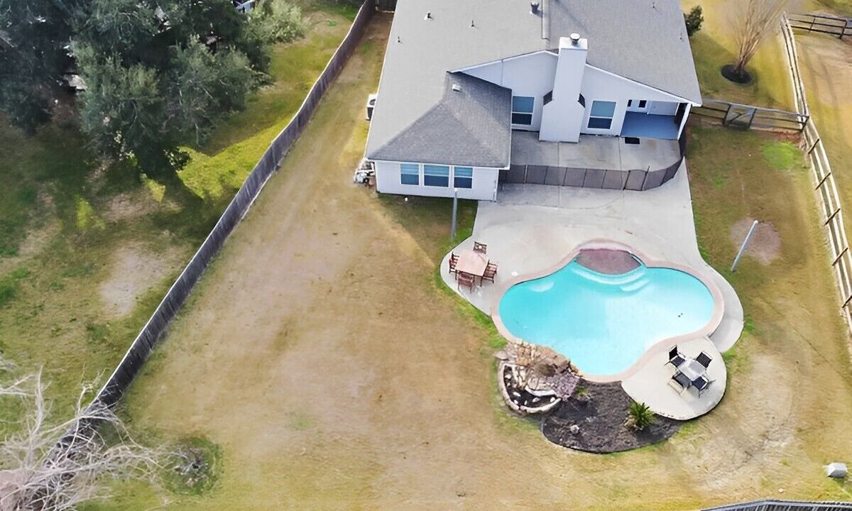 Photo of Outdoor in Willis