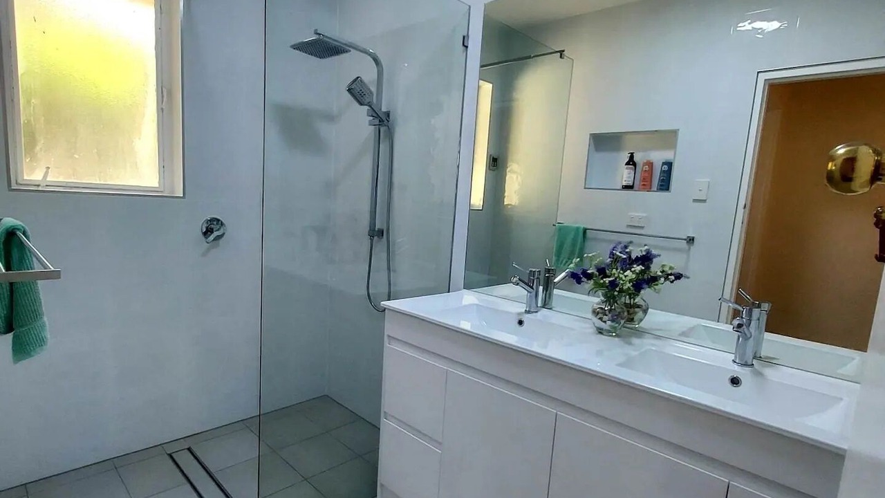 Photo of Bathroom in Magil