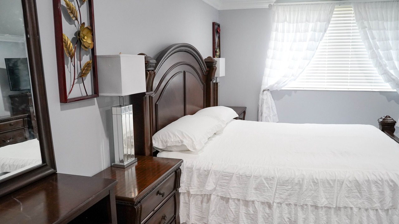 Photo of Bedroom in Lauderdale Lakes