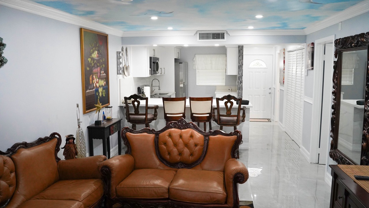 Photo of Livingroom in Lauderdale Lakes