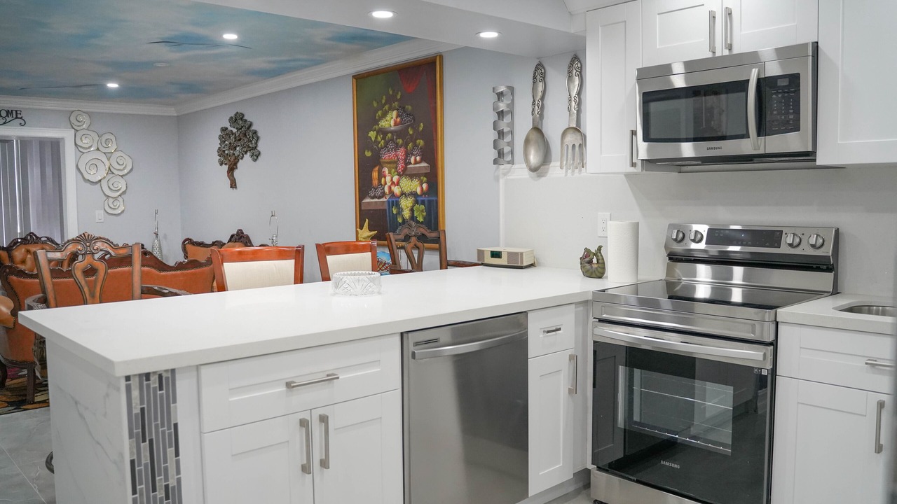 Photo of Kitchen in Lauderdale Lakes