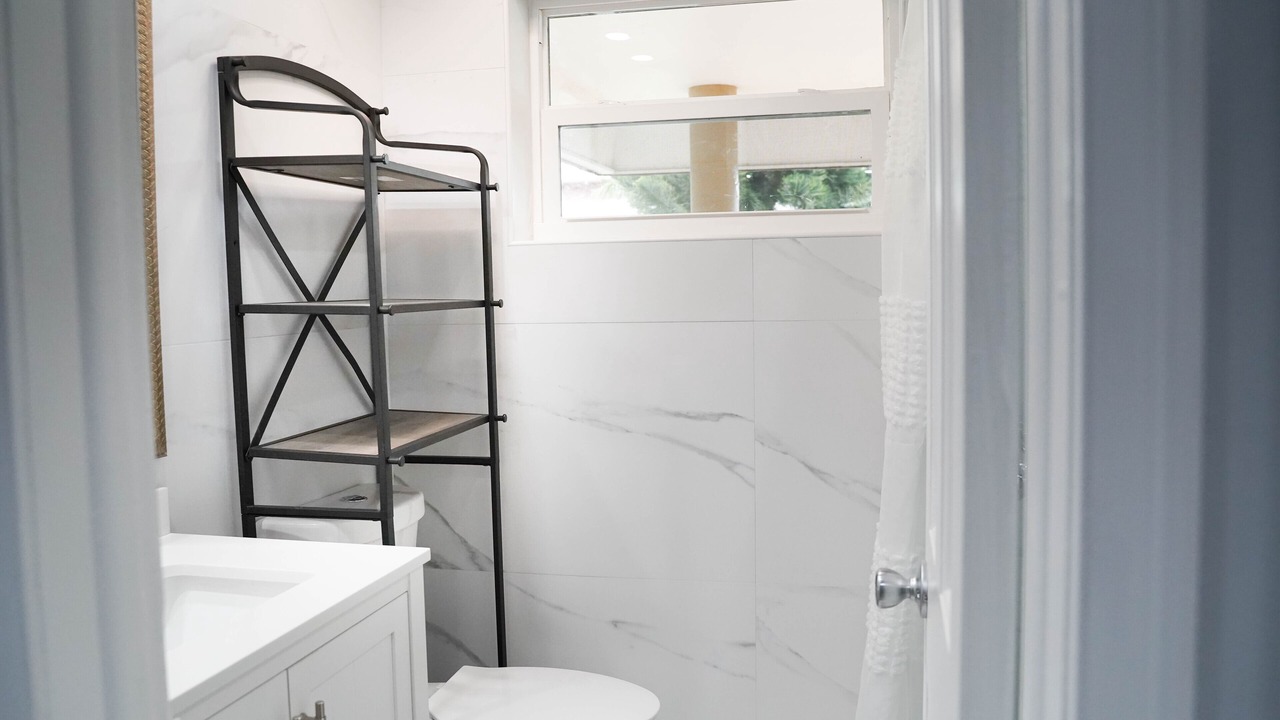Photo of Bathroom in Lauderdale Lakes