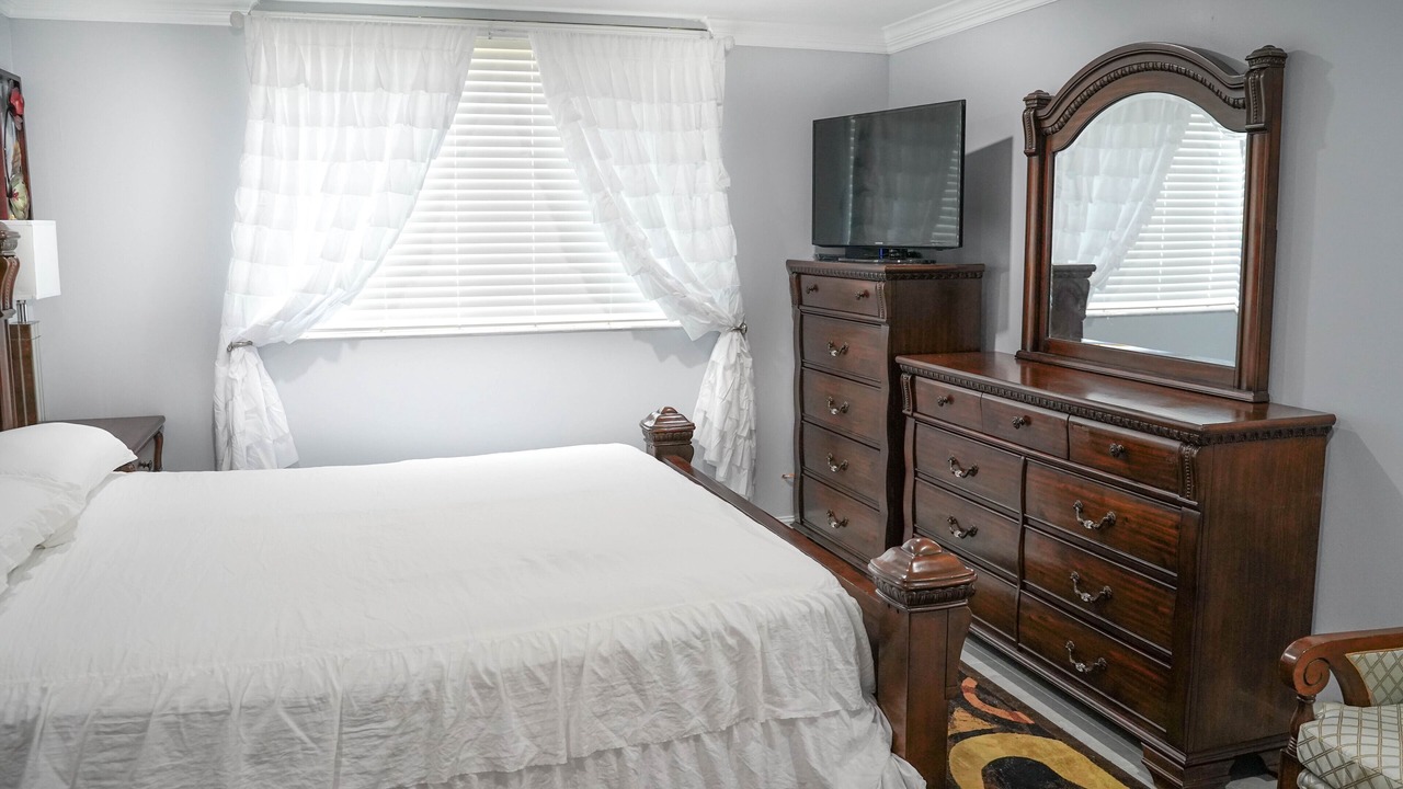 Photo of Bedroom in Lauderdale Lakes
