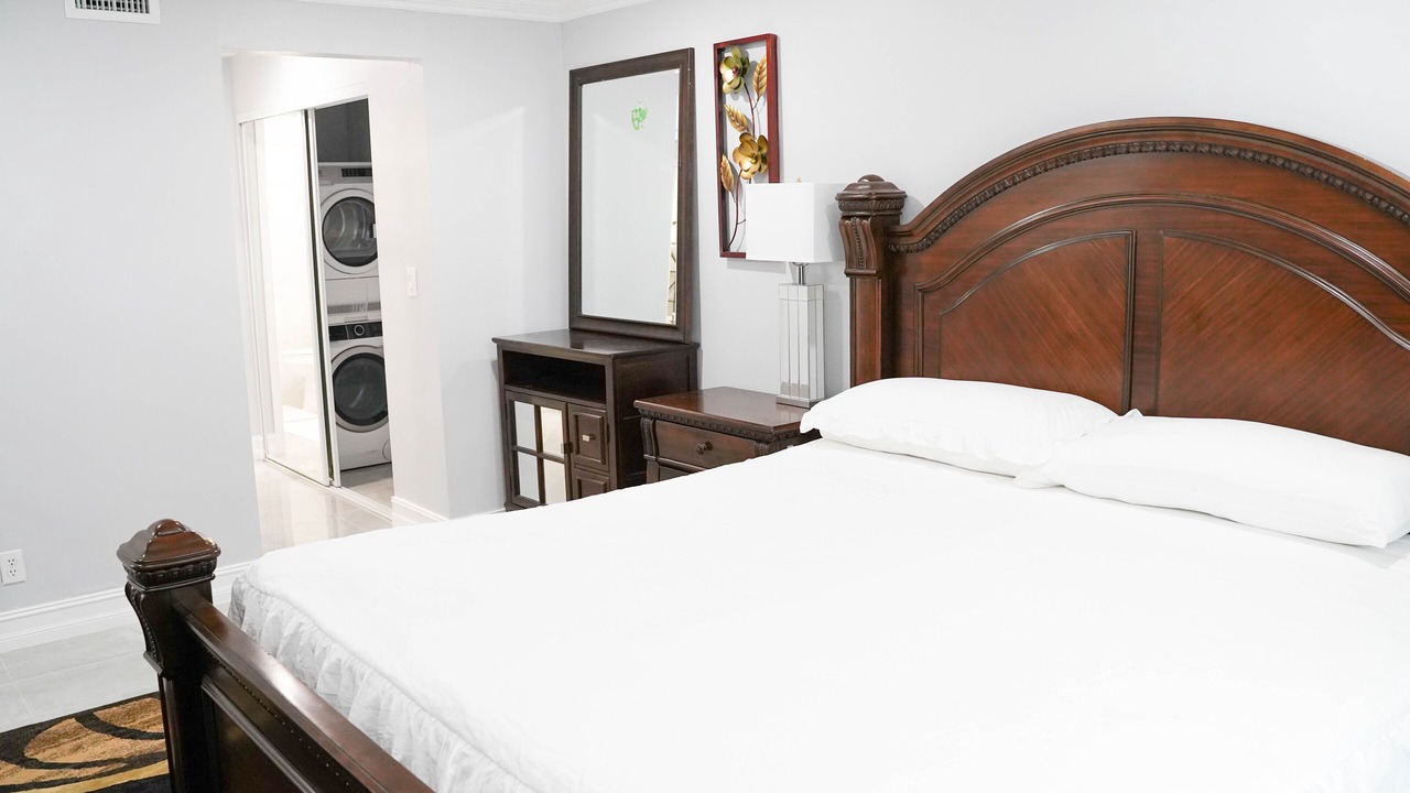 Photo of Bedroom in Lauderdale Lakes