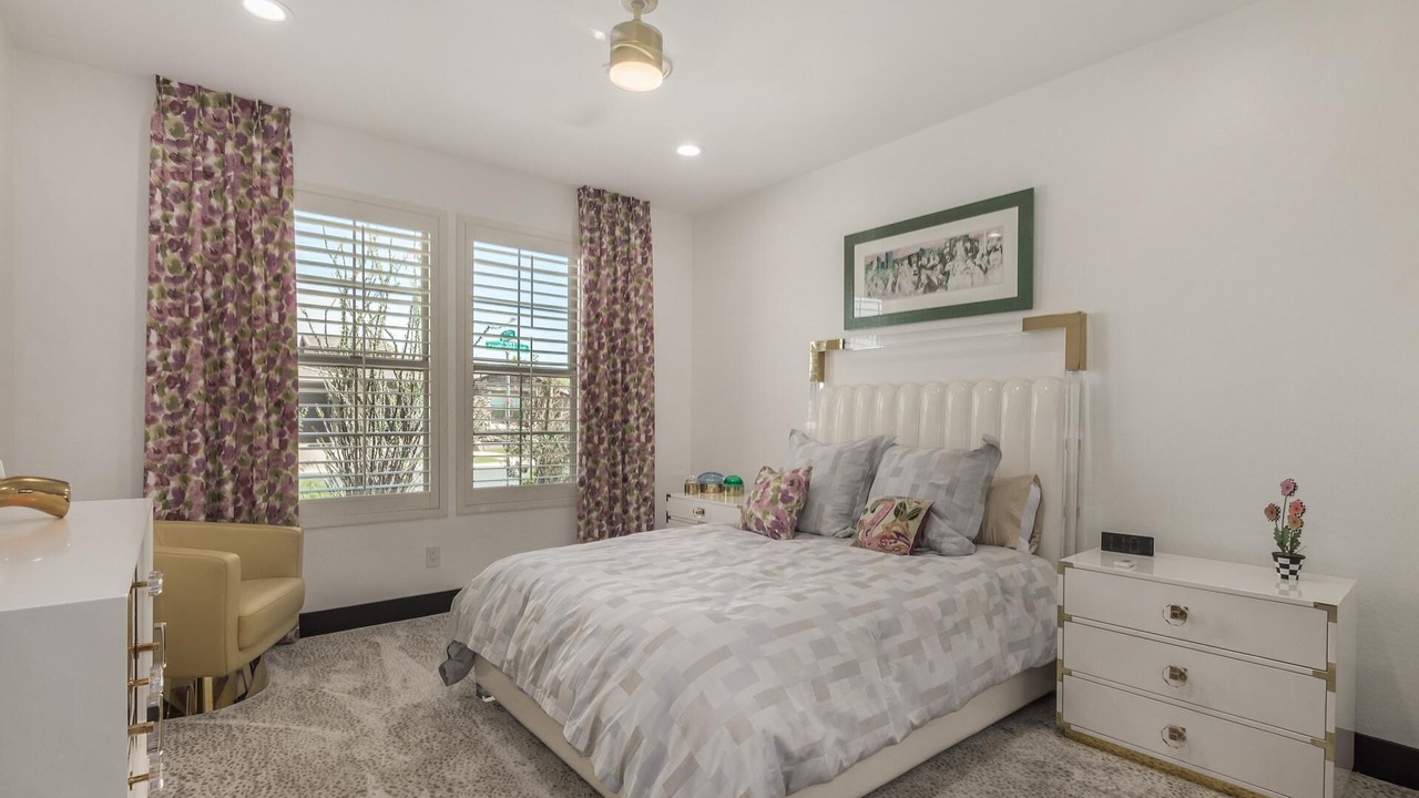 Photo of Bedroom in Palm Valley