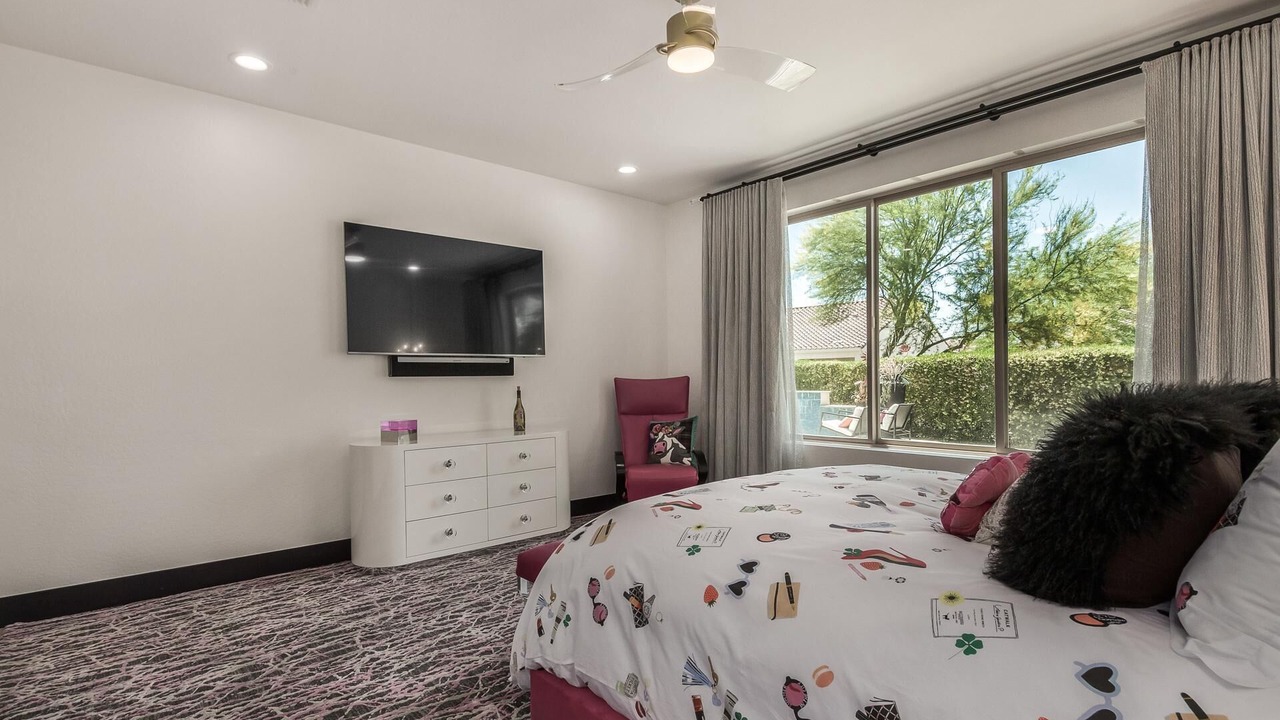 Photo of Bedroom in Palm Valley