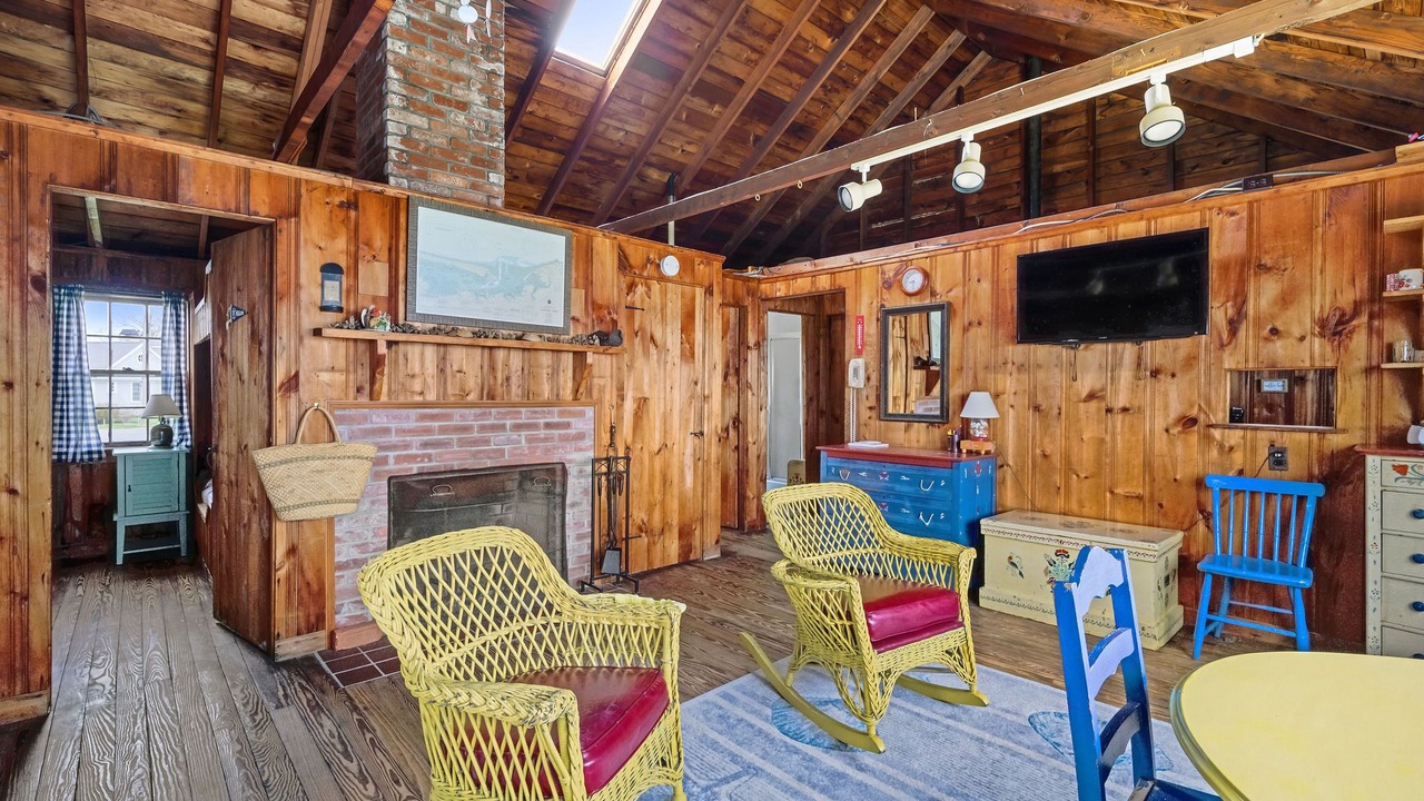 Photo of Livingroom in Barnstable