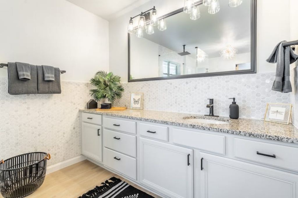 Photo of Bathroom in Highland Lake Estates