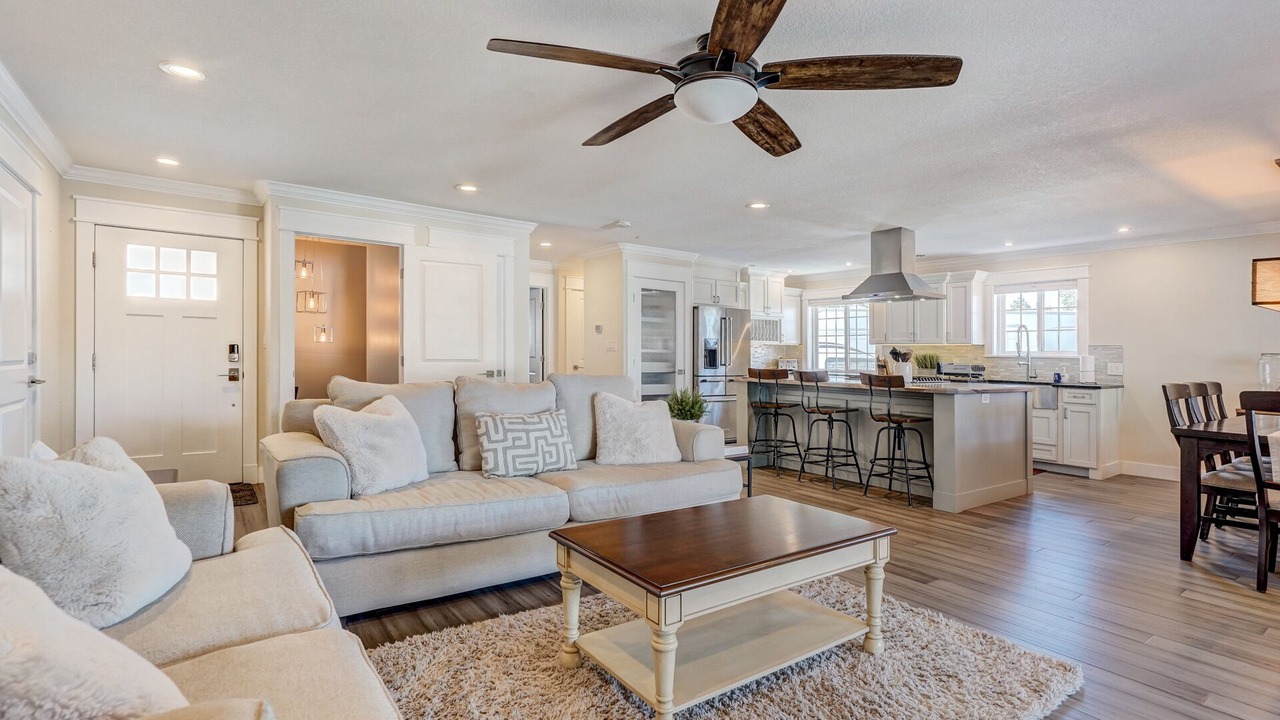 Photo of Livingroom in Cheyenne Meadows