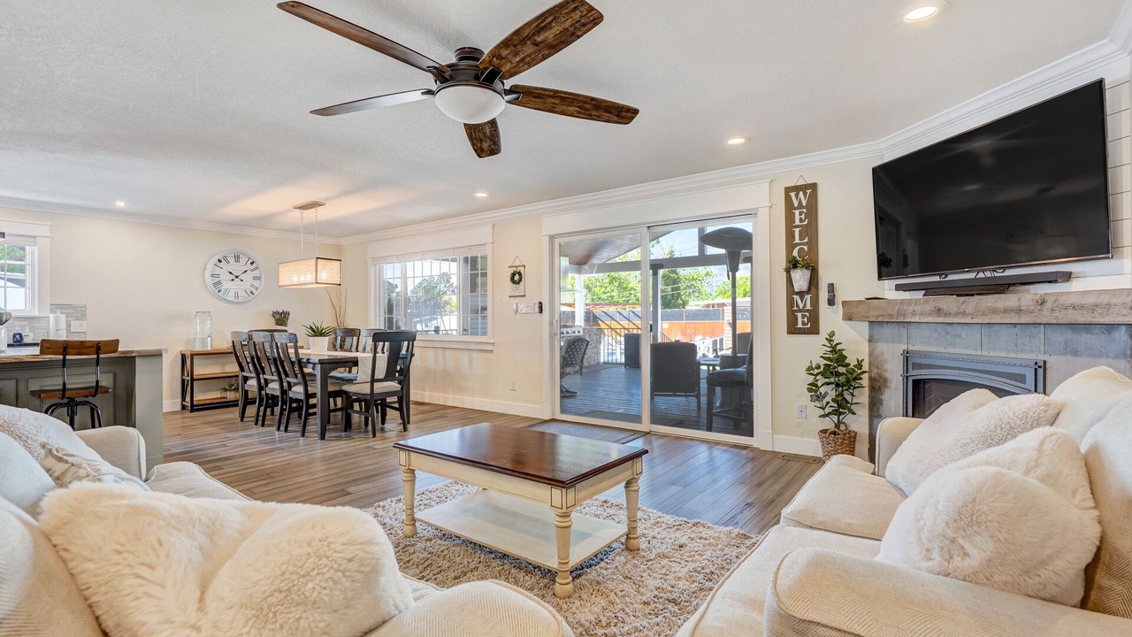 Photo of Livingroom in Cheyenne Meadows
