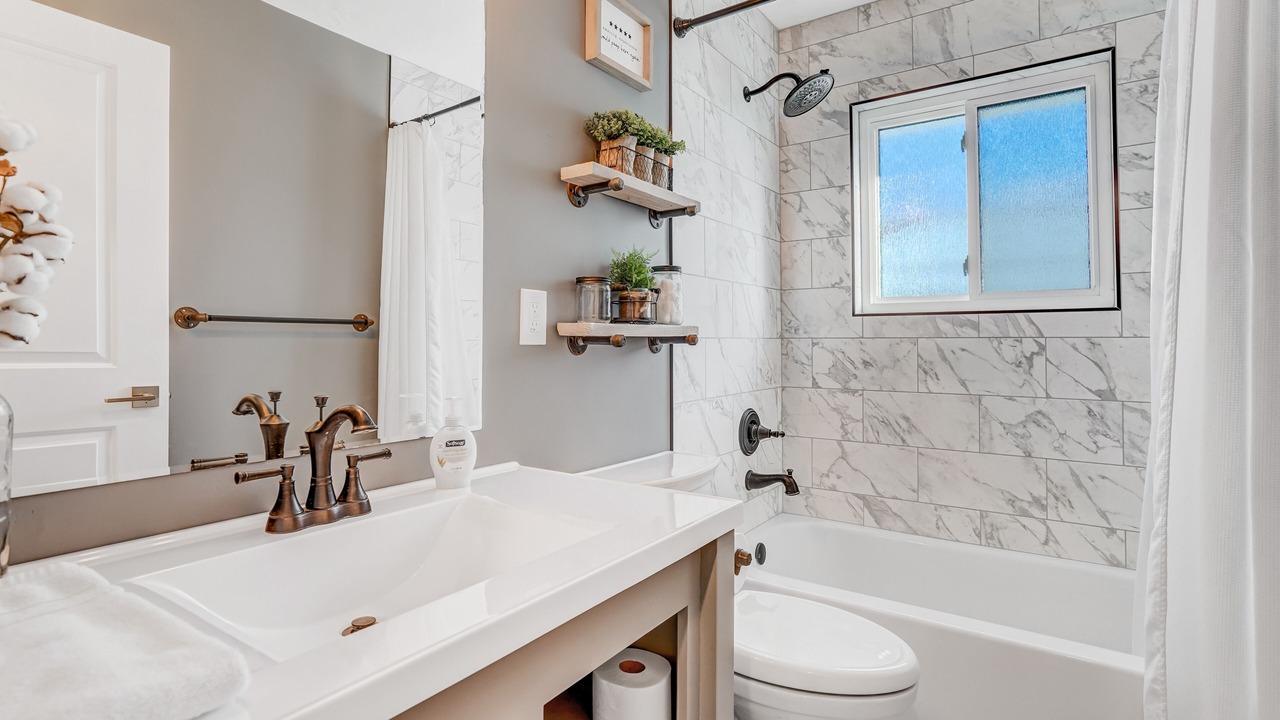 Photo of Bathroom in Cheyenne Meadows