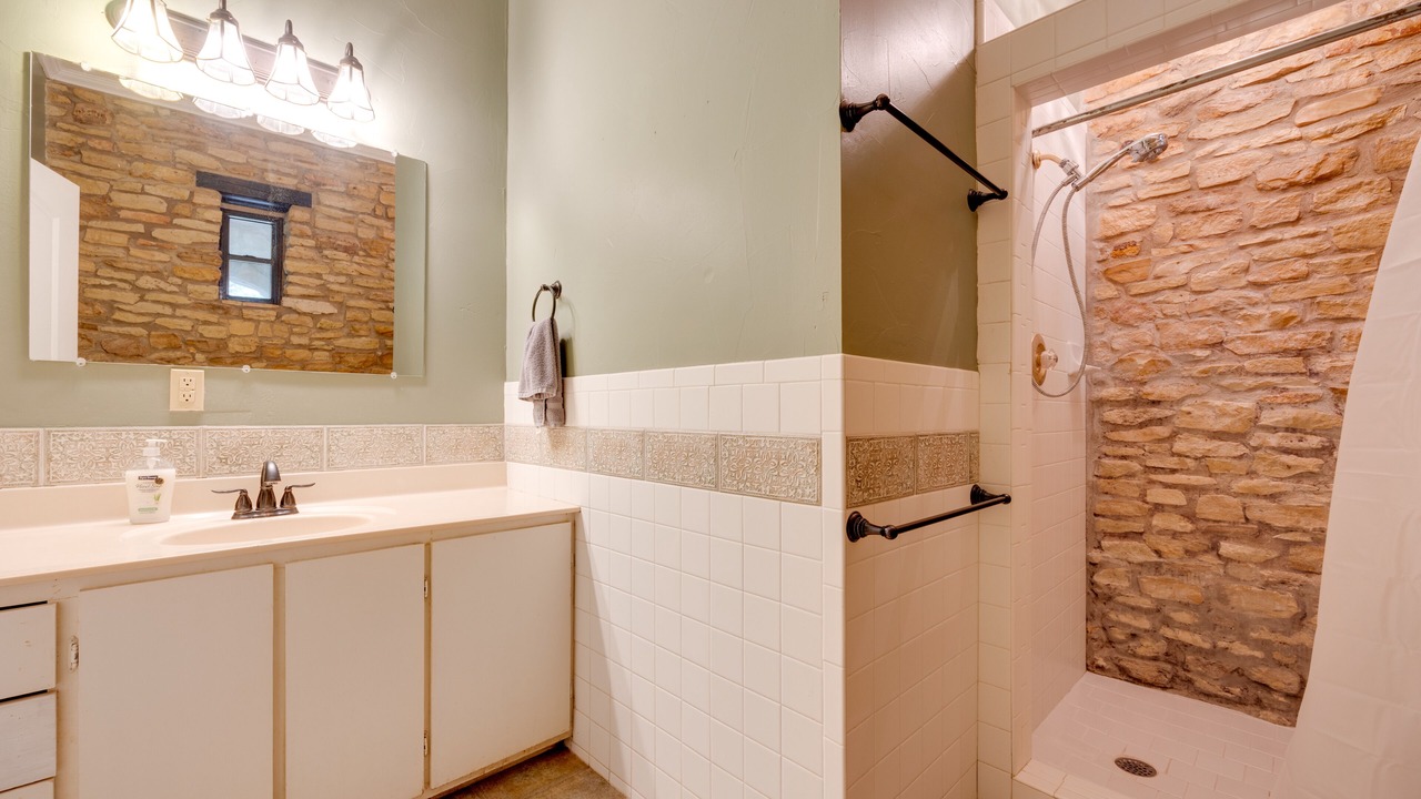 Photo of Bathroom in San Marcos