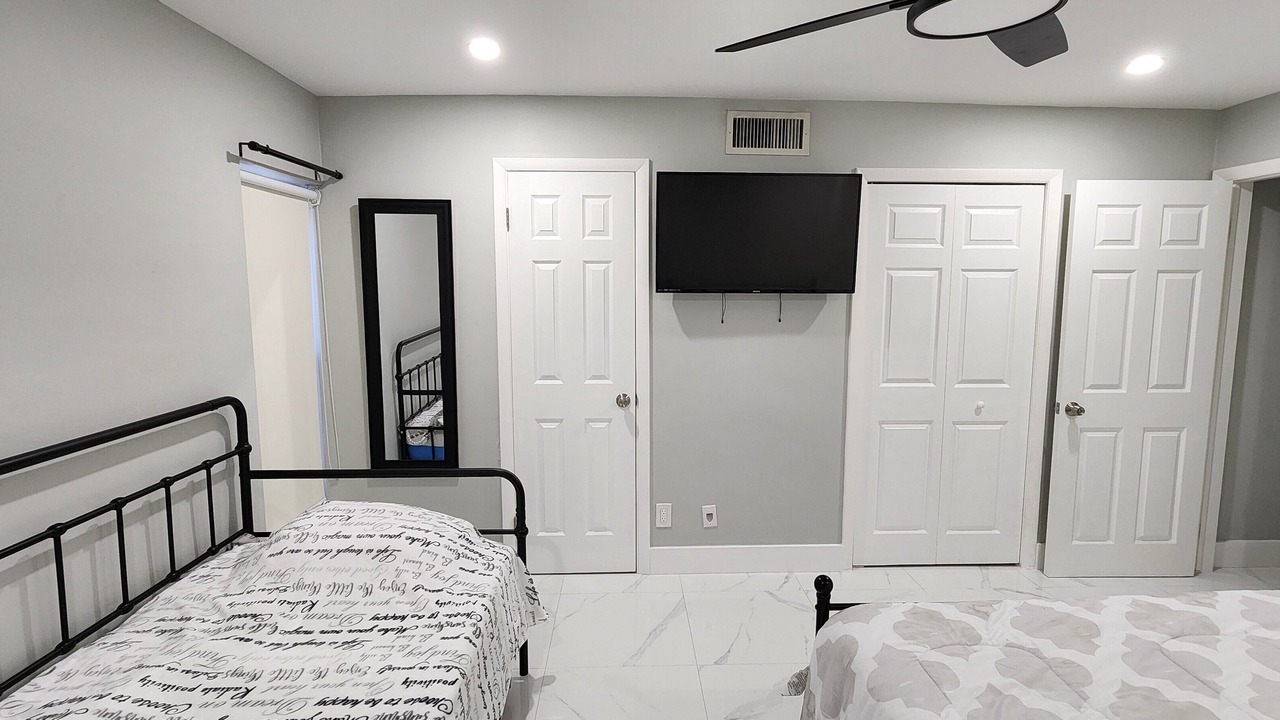 Photo of Bedroom in Surfside