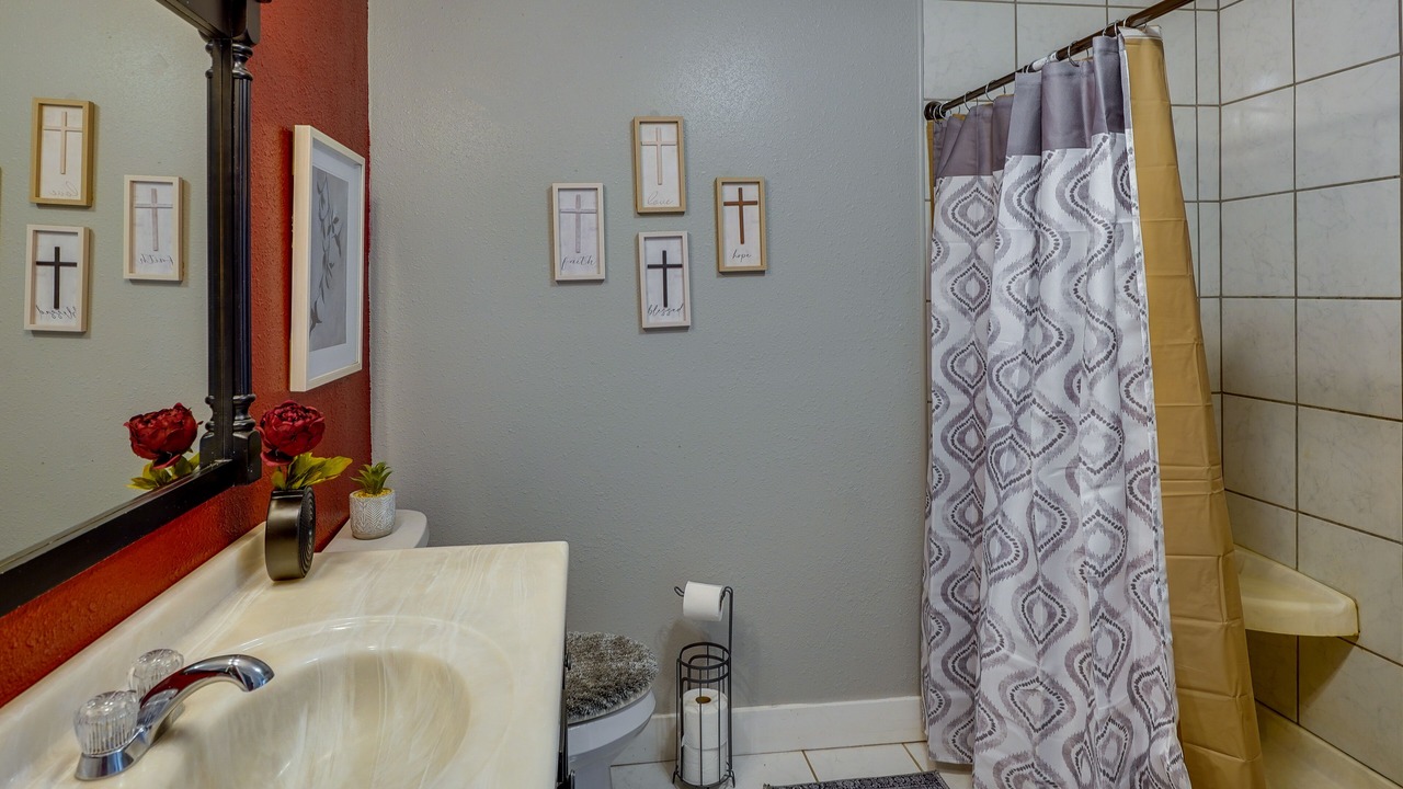 Photo of Bathroom in Lamesa