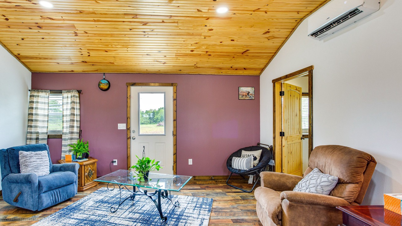 Photo of Bedroom in Commerce