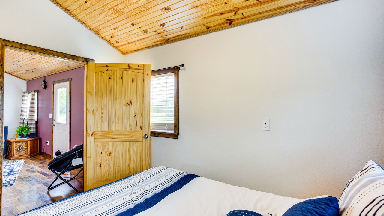 Photo of Bedroom in Commerce