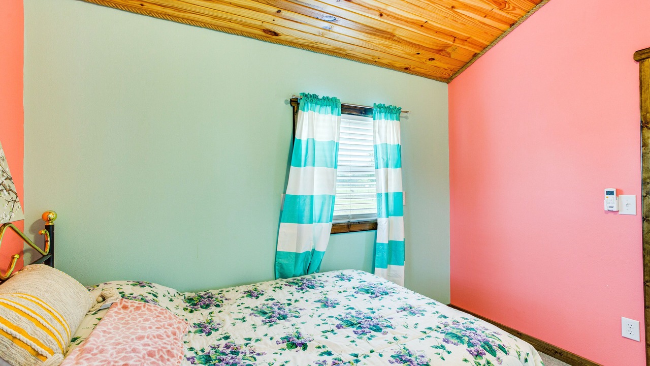 Photo of Bedroom in Commerce