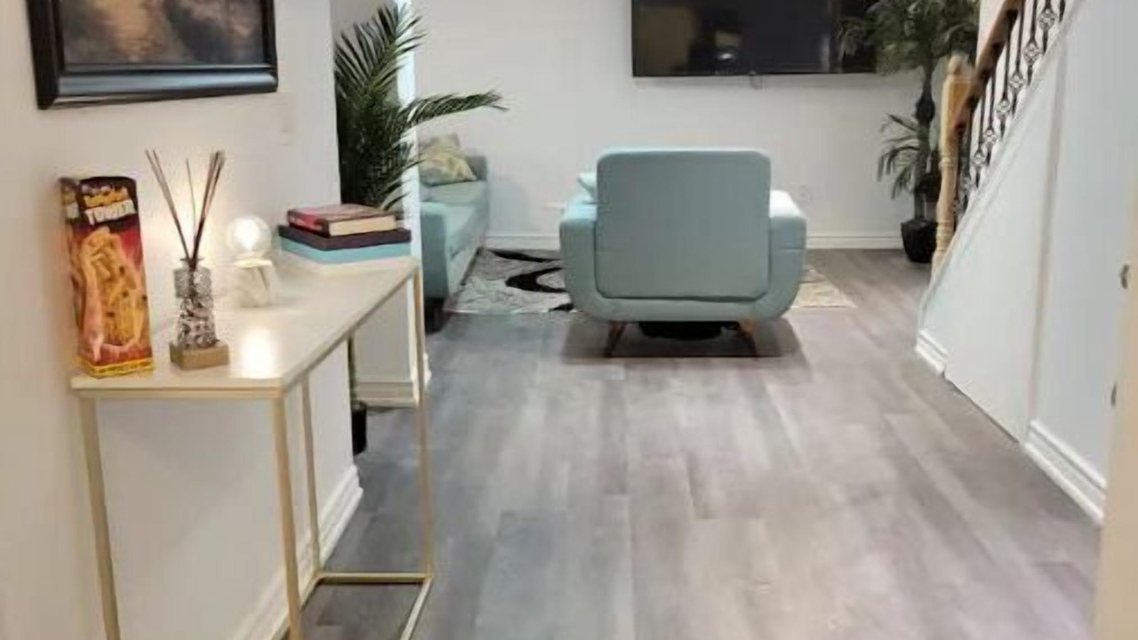 Photo of Livingroom in Ajax