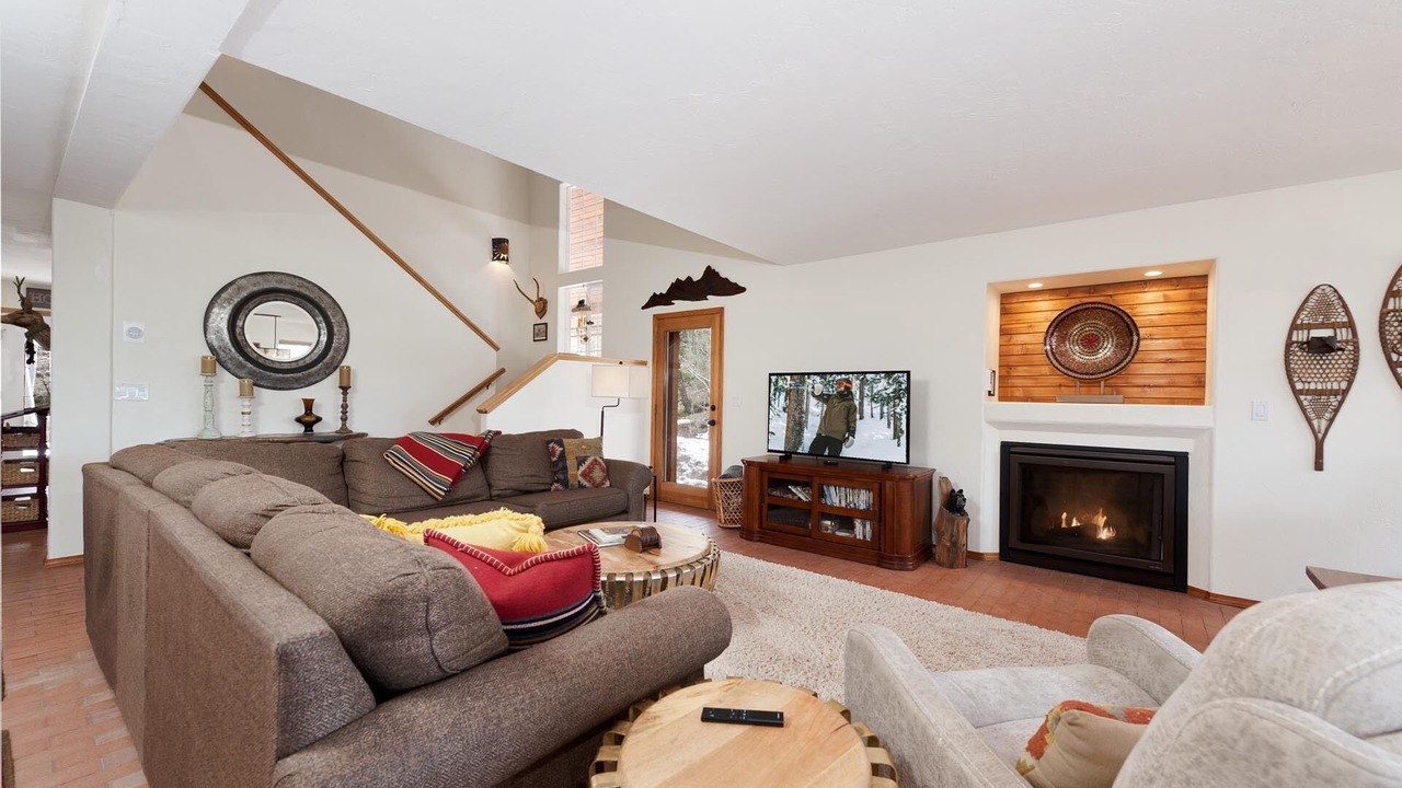 Photo of Livingroom in Columbine Lake
