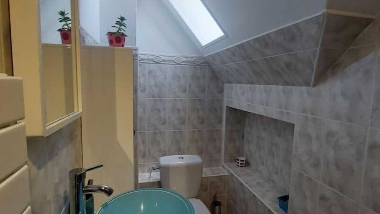 Photo of Bathroom in Limeray