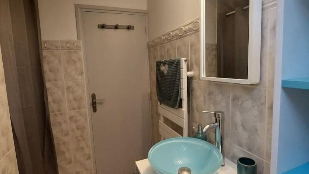 Photo of Bathroom in Limeray