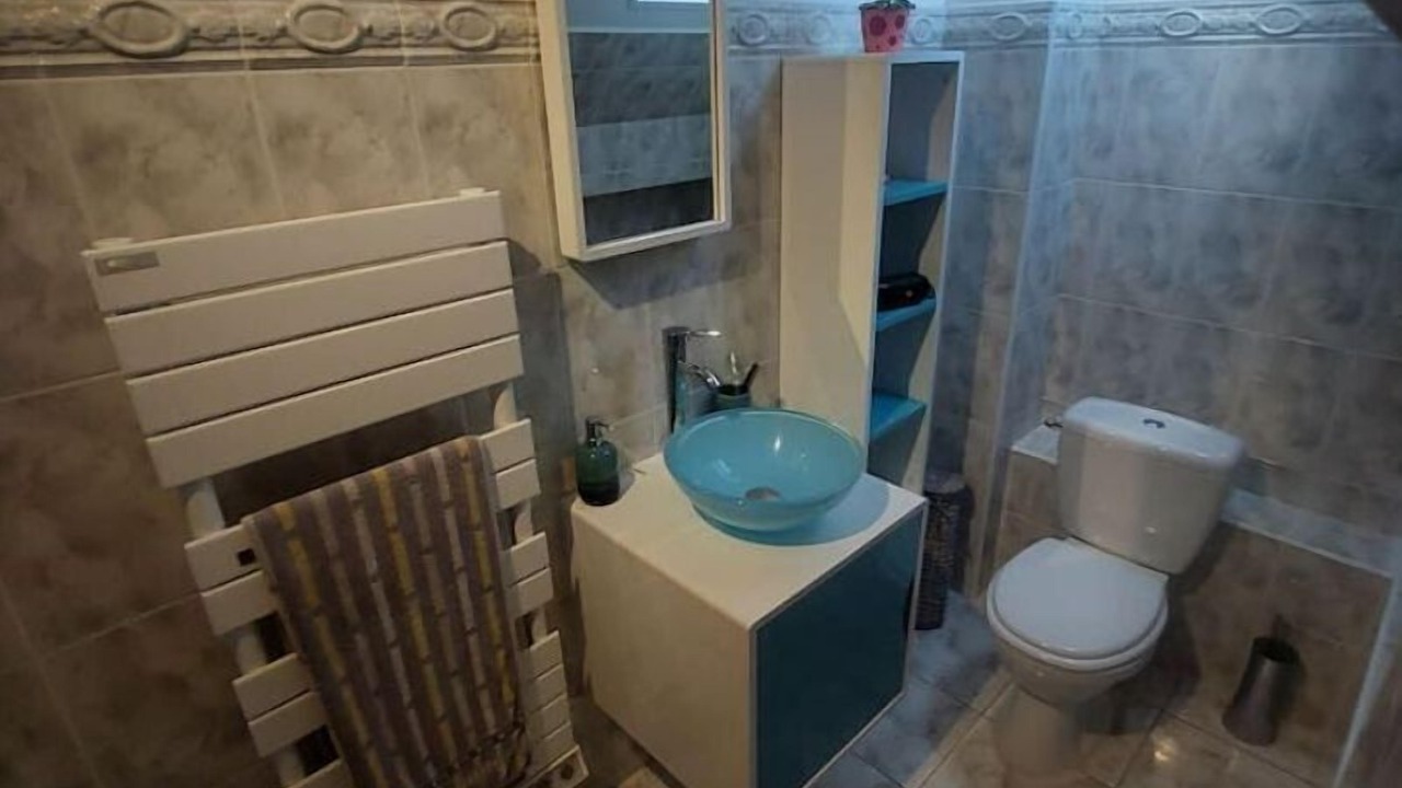 Photo of Bathroom in Limeray