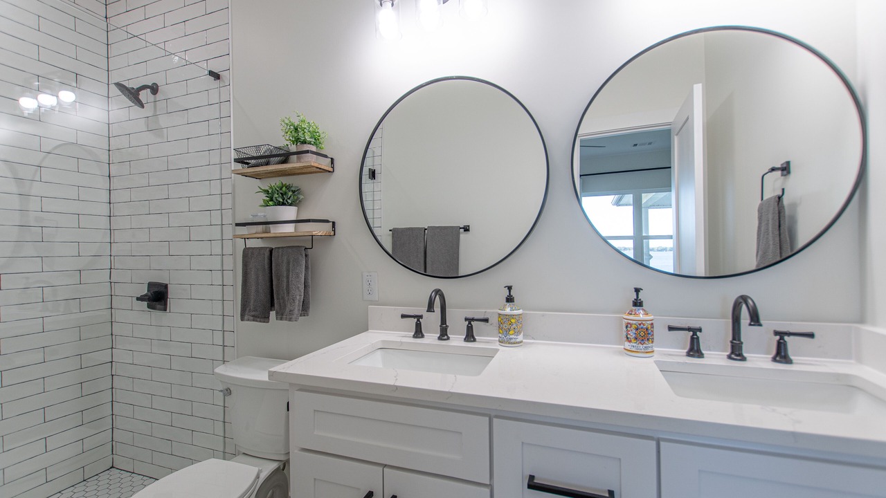 Photo of Bathroom in Carolyn Estates