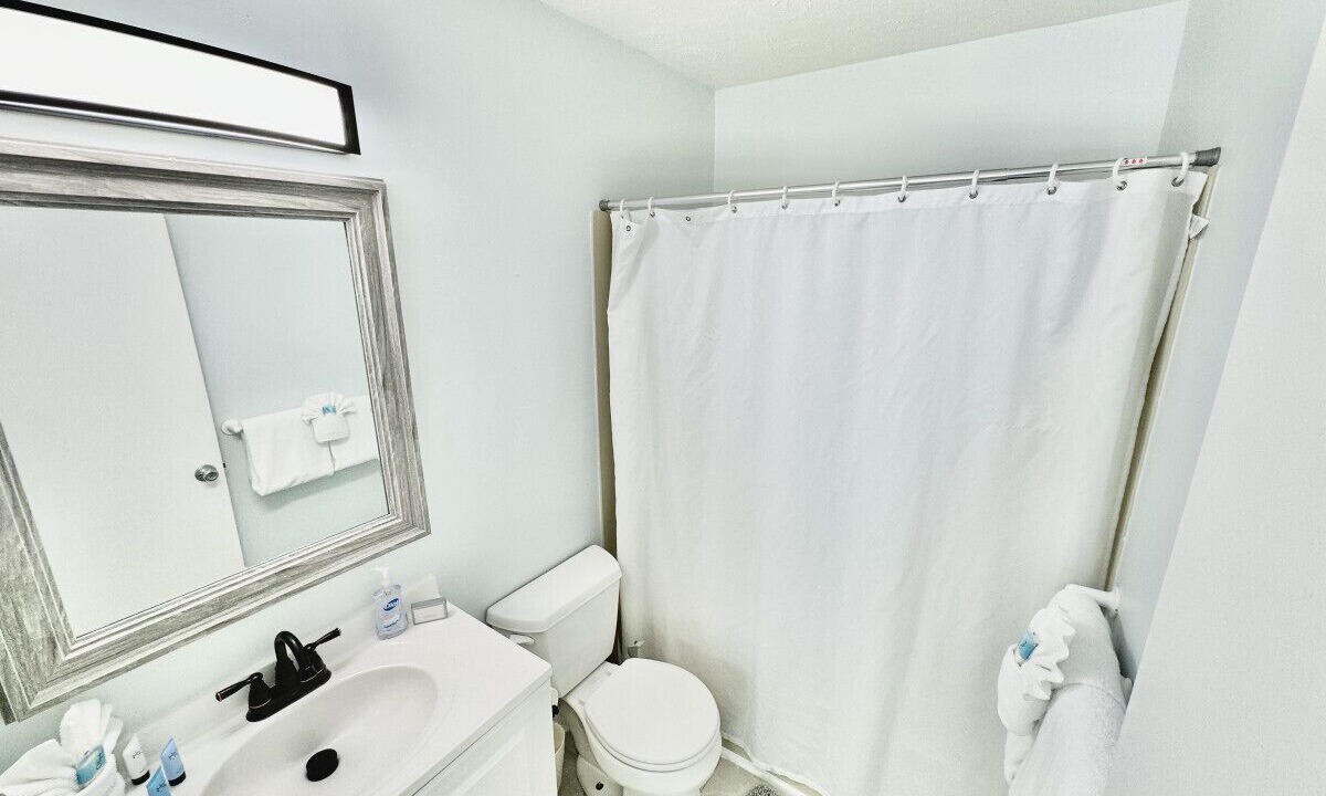 Photo of Bathroom in Sugarloaf Key