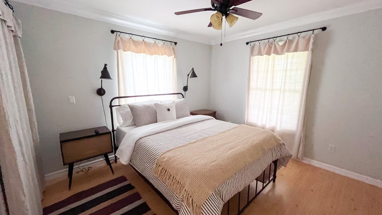 Photo of Bedroom in Marshall