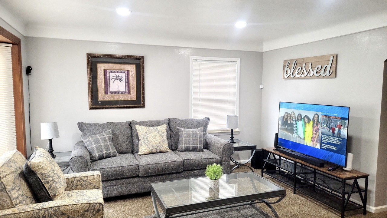 Photo of Livingroom in Redford