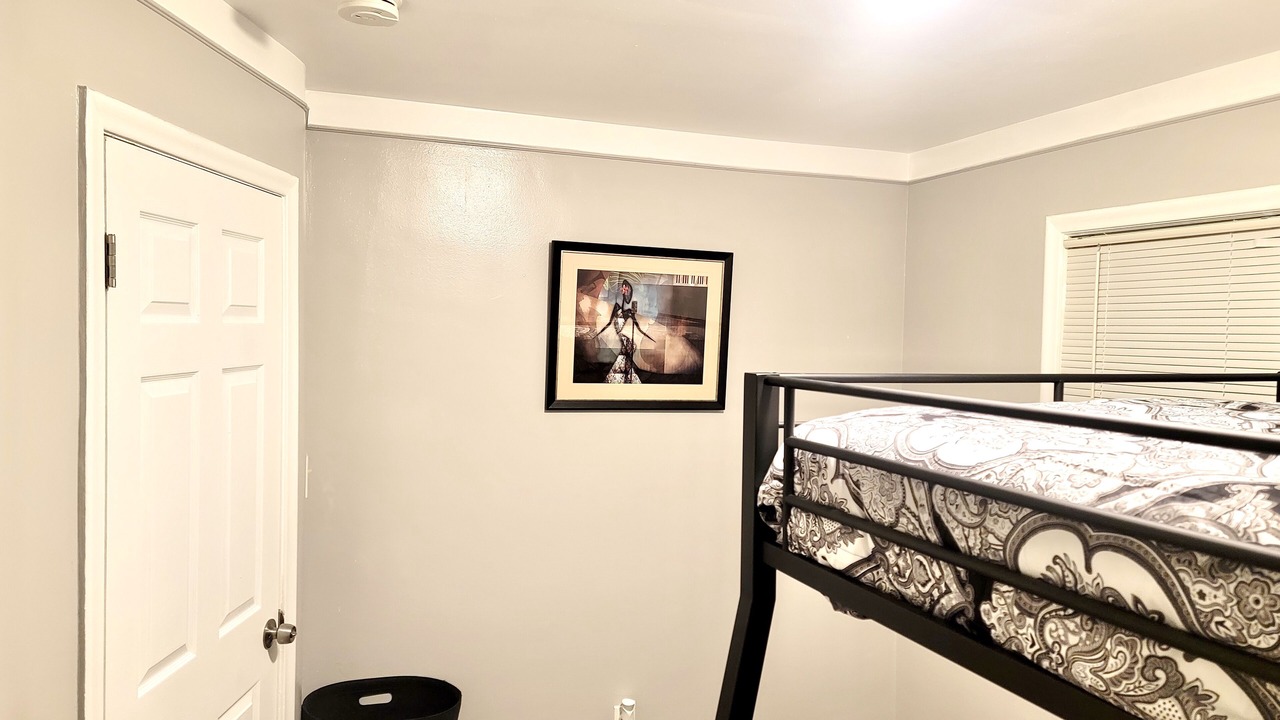 Photo of Bedroom in Redford