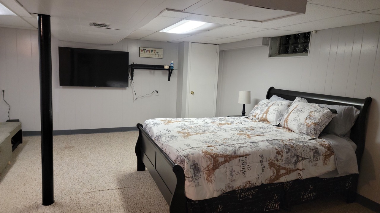 Photo of Bedroom in Redford