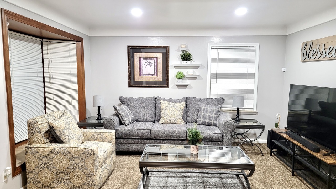 Photo of Livingroom in Redford
