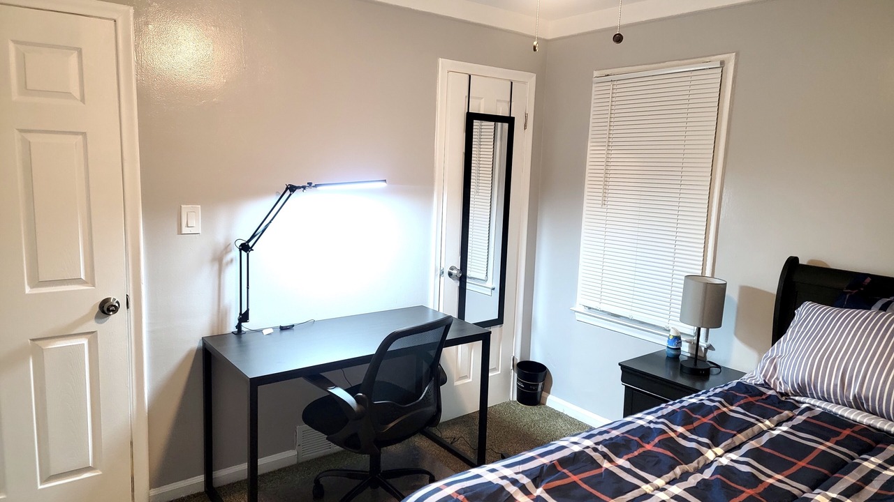 Photo of Bedroom in Redford